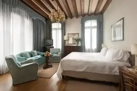 Cipriani - 77