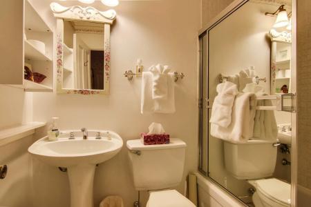Stone Maiden Inn - 7