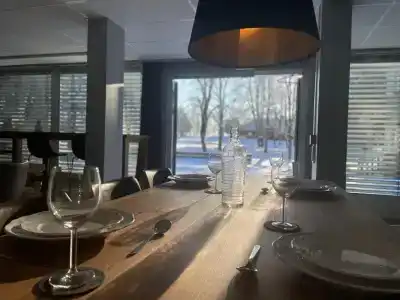 Emma Gjestehus - 8