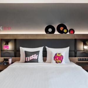 Moxy Bucharest Old Town - 12