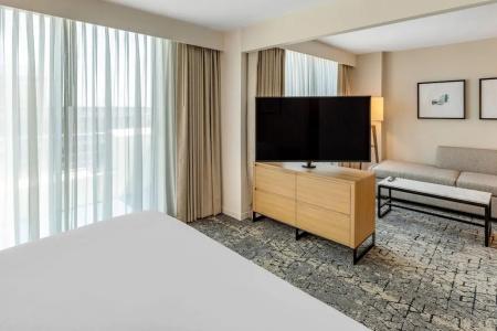 Sheraton Suites Old Town - 63