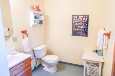 Sea Treasures Inn - 33