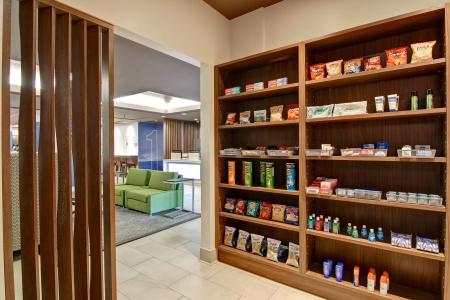 Rodeway Inn & Suites - 10