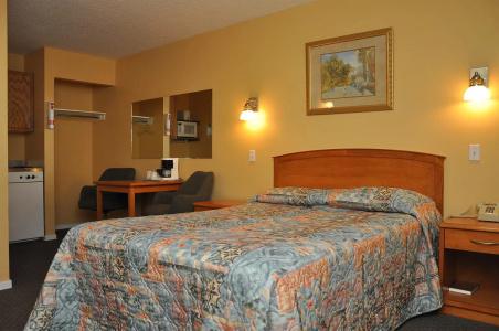 Canadas Best Value Inn - 11