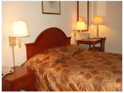 Red Carpet Inn Brooklyn - 3