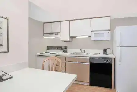 Hawthorn Suites - 32