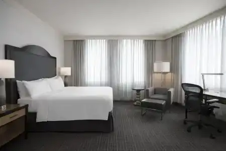 Renaissance New Orleans Arts Warehouse District - 6