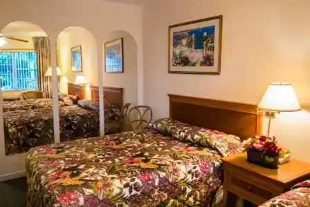 Shore Haven Resort Inn - 0