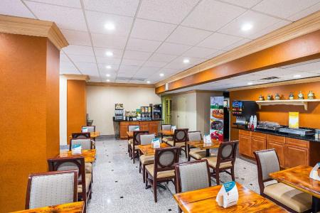 Quality Inn & Suites Downtown - 28