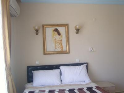 Sofia Corner - 5