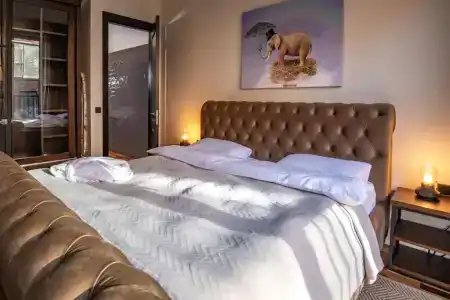 Apart by Parmigiano Group - 38