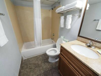 Marjac Suites Virginia Beach Oceanfront - 6