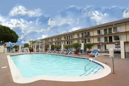 Best Western Surf City - 14