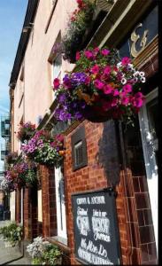 The Crown & Anchor - 33