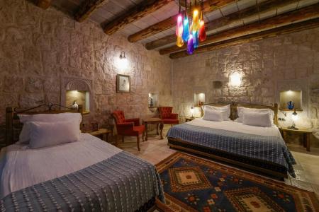 Hera Cave Suites - 4