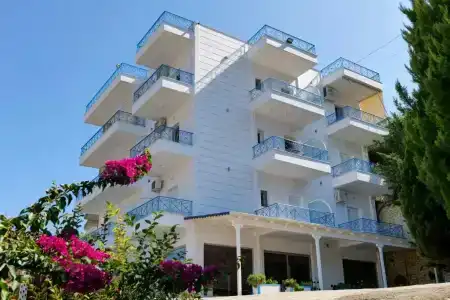 Miracle Saranda - 25