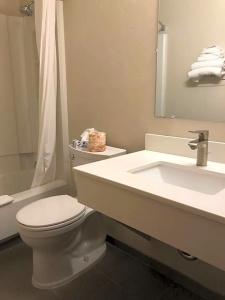 Super 8 by Wyndham Portland Airport - 18