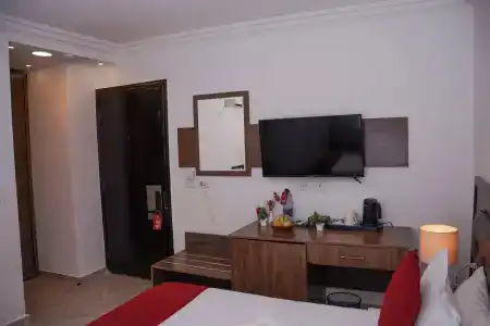 Petra Corner - 2
