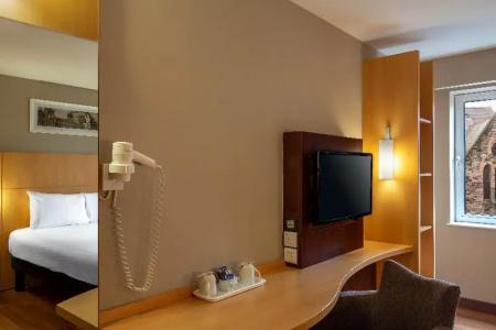 ibis Belfast Queens Quarter - 36