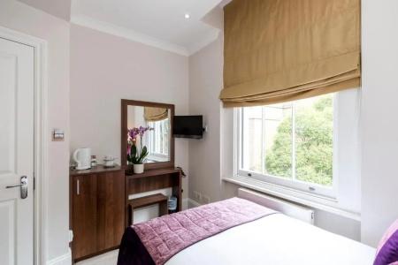 London House - 71