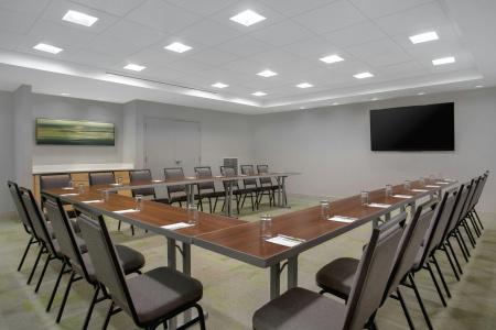 Home2 Suites By Hilton West - 17