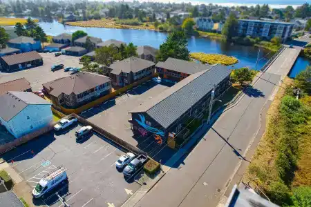 Coast River Inn By Oyo - 28