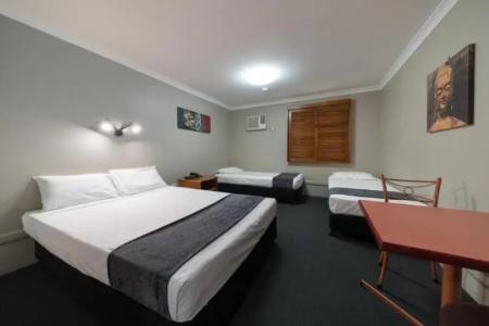 Cosmopolitan & Serviced Apartments - 35