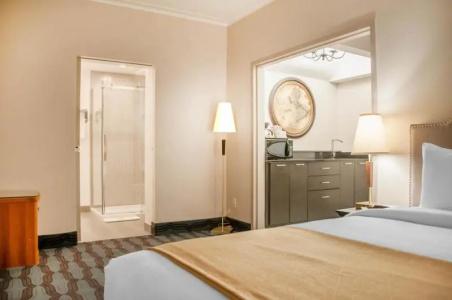 Empire Suites - 38