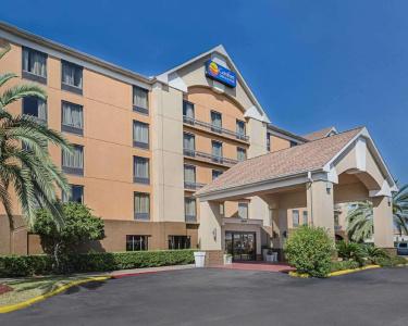 Comfort Inn & Suites Southwest Freeway at Westpark - 34