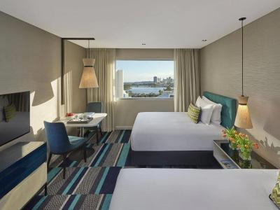 Crown Promenade - 4