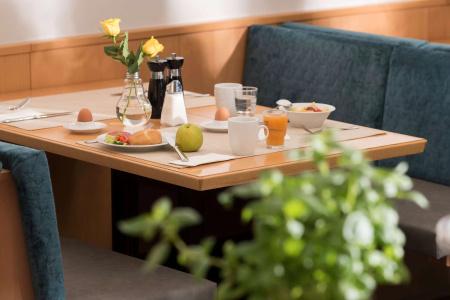 Ramada by Wyndham Hannover - 9