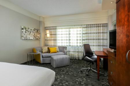 Courtyard by Marriott Houston Galleria - 3