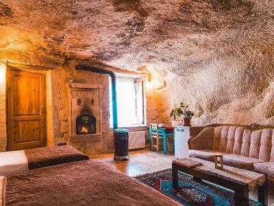 Atilla's Cave - 340