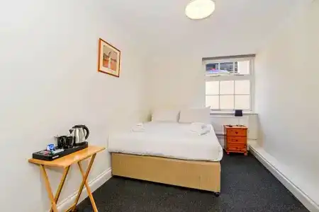 Chelsea Guest House - 20