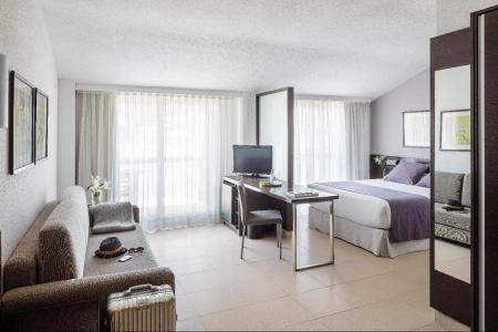 Aqua Montagut Suites 4*Sup - 6