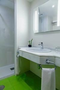 Granada Five Senses Rooms & Suites - 48