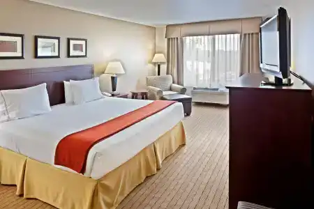 Holiday Inn Express & Suites Vancouver Mall-Portland Area - 2