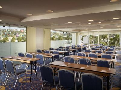 Courtyard by Marriott Queretaro - 16