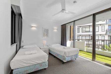 Pacific Broadbeach - 73