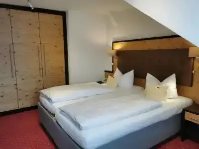 Wittelsbacher Hof - 68