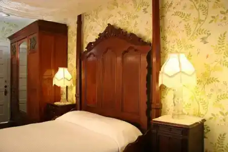 Martine Inn - 65