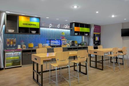Home2 Suites By Hilton West - 25