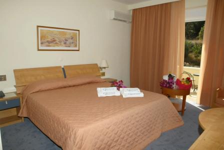 Crithoni's Paradise - 2