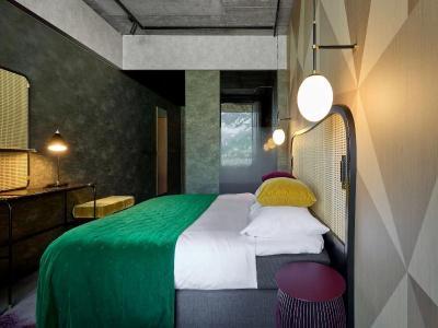 The Hide Flims - 63
