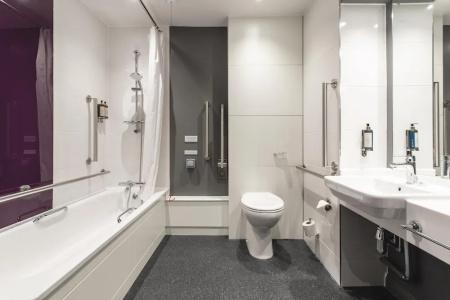 Premier Inn Pacific Quay - 34