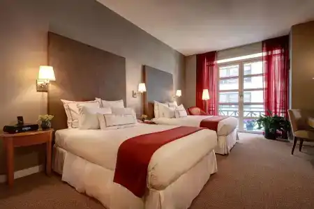 Giraffe by Library Hotel Collection - 51