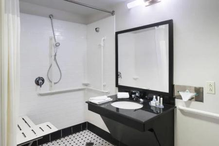 Fairfield Inn & Suites Kansas City - 29