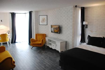 Check Inn Suite & Spa - 24