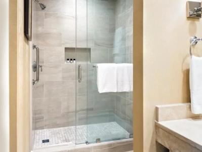 Planters Inn - - 102