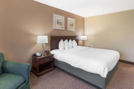 Quality Inn & Suites University Area - 35